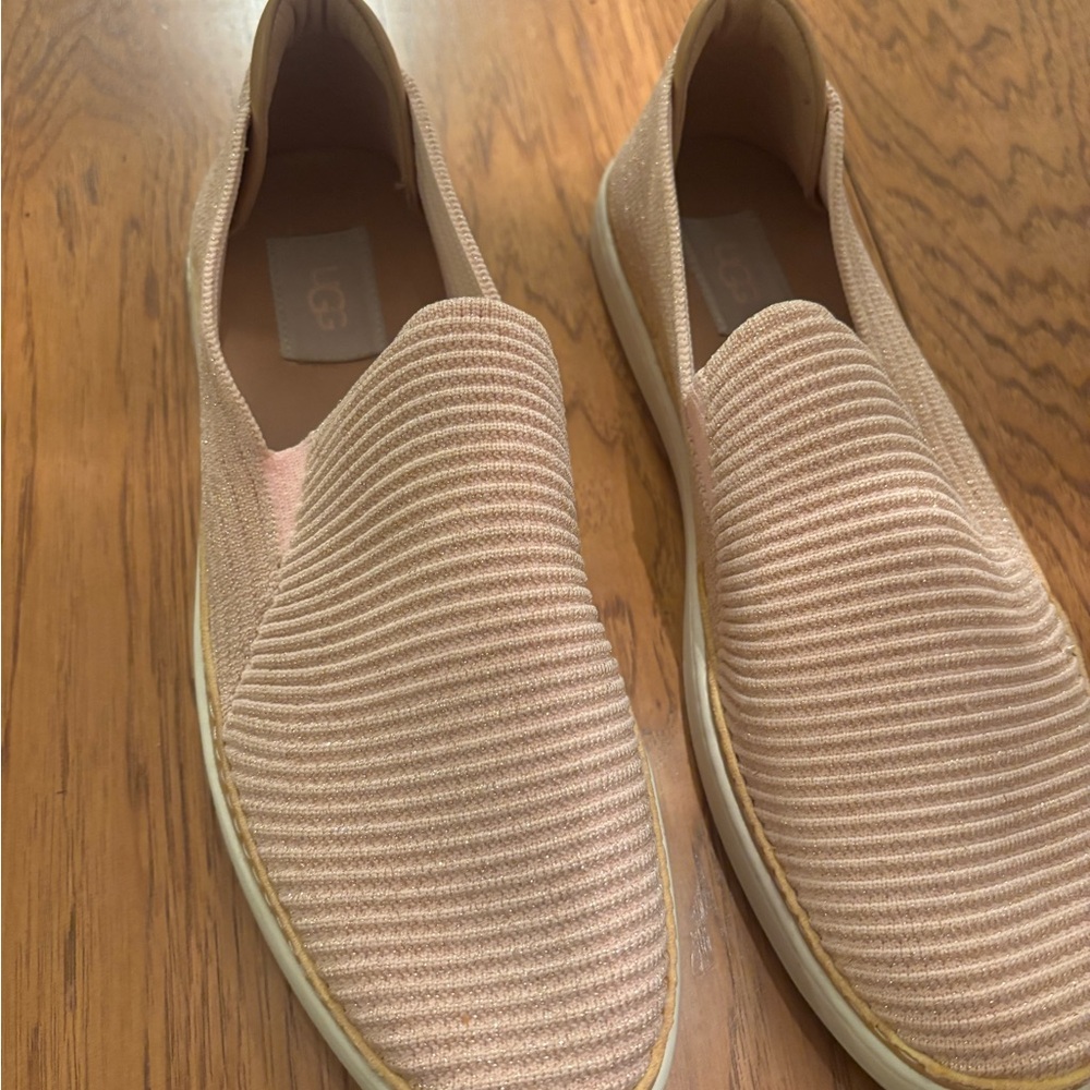 UGG Women's Pale Pink  Slip-On Flats